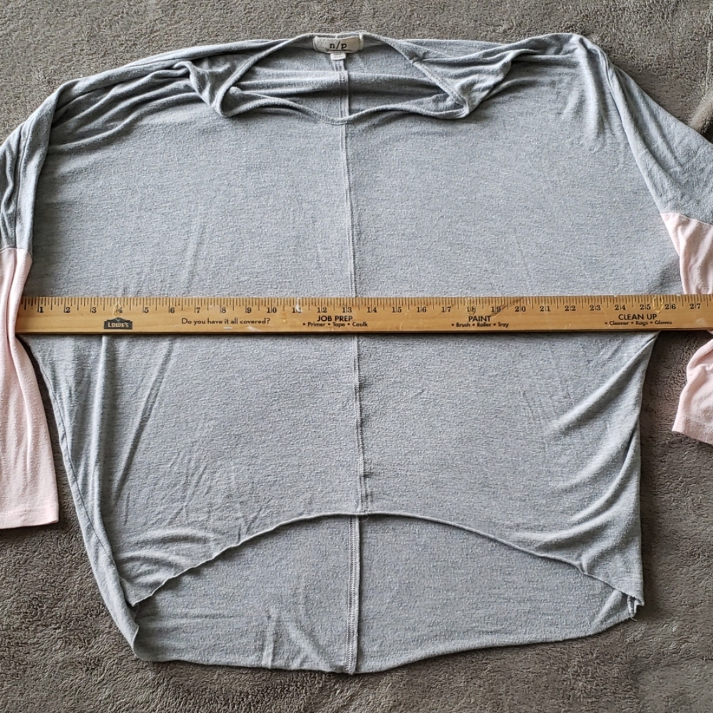 n/p Batwing Top - Picture 3 of 6